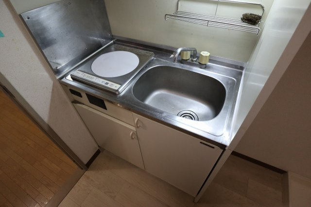 ベイステート安間のキッチン|１口電気コンロ付きです