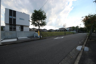 【前面道路含む現地写真】 | 大津市仰木の里東7丁目1-7,1-8　新築分譲地 | 前面道路