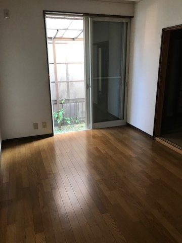 和歌山市和佐関戸・中古戸建・54027の居間・リビング