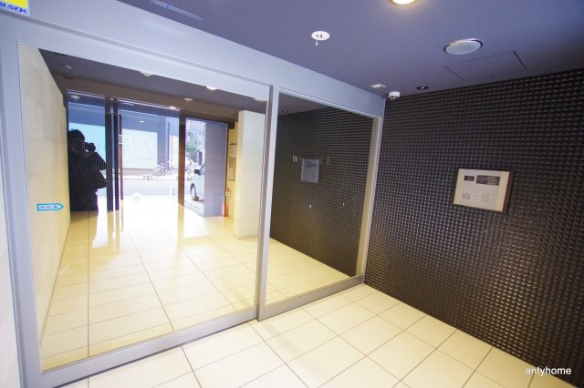 W-STYLE大阪駅前　 仲介手数料無料のエントランス