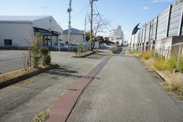 水谷1丁目事務所倉庫の周辺