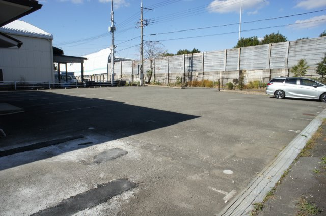 水谷1丁目事務所倉庫の駐車場