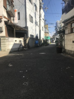【前面道路含む現地写真】