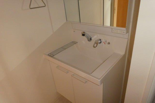 ファヴィリータの独立洗面台|洗髪洗面化粧台