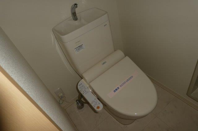 ファヴィリータのトイレ|シャワー付きトイレ