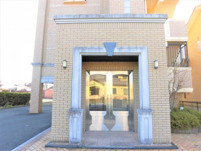 ルミネス１番館のエントランス