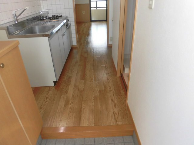 ルミネス１番館の玄関