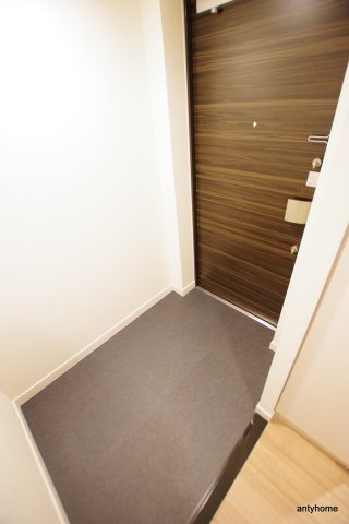 プレサンス心斎橋ニスト　仲介手数料無料の玄関