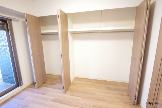 プレサンス心斎橋ニスト　仲介手数料無料の収納