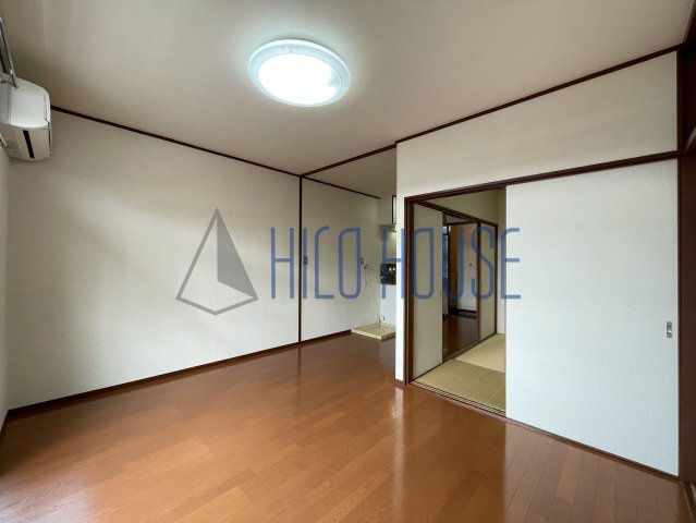 YSハイツ２の居間・リビング