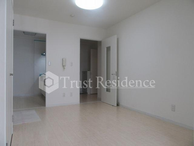 【居間・リビング】 | クリダイマンション | 広々リビング