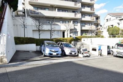【駐車場】 | グランフォルム藤が丘 | 平置き駐車場