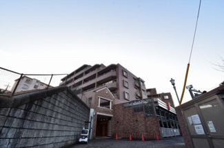 【外観】 | 東急田園都市線「宮前平」駅徒歩18分、バス停「東名向ヶ丘入口」まで徒歩5分