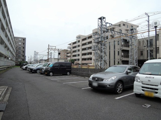 【駐車場】