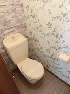 【トイレ】 | プレジール天神 | ※同タイプの別の部屋の写真です。