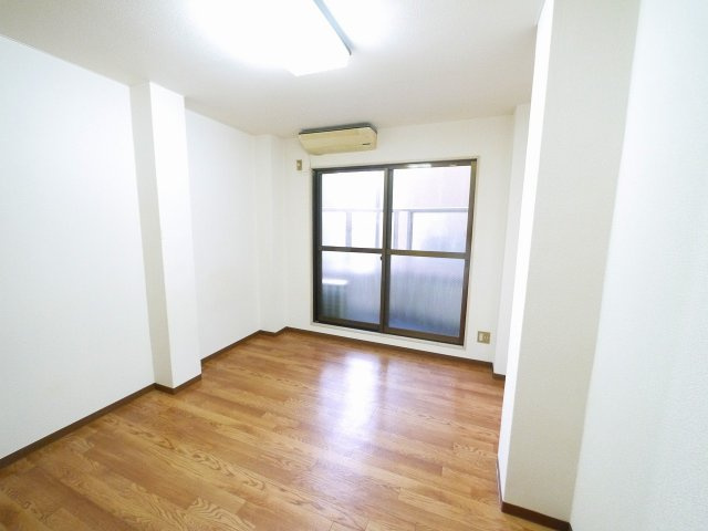 スコッチテリア三条の洋室|きれいな洋室です