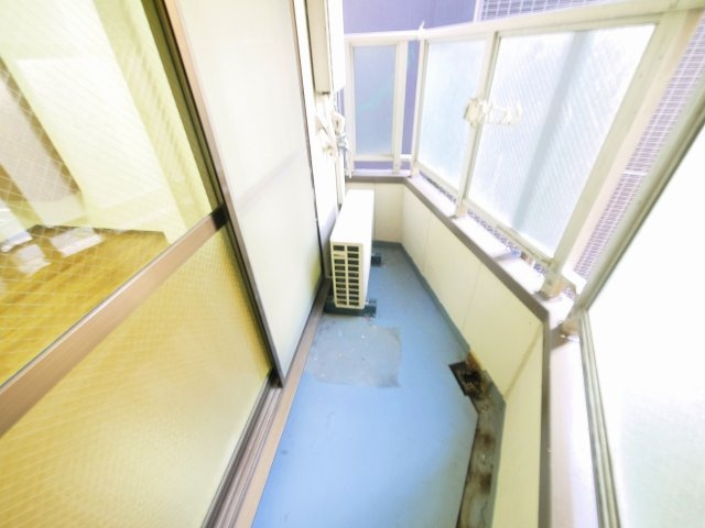 スコッチテリア三条のバルコニー|お洗濯にも便利なバルコニー付き