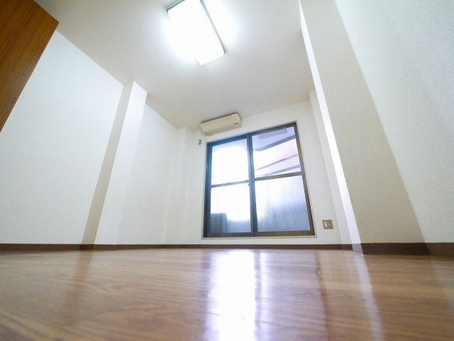 スコッチテリア三条の洋室|広々とした洋室です