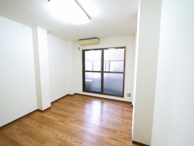 スコッチテリア三条の洋室|広々とした洋室です