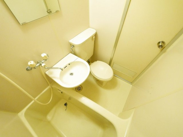 スコッチテリア三条の浴室|お掃除し易いユニットバスタイプです。