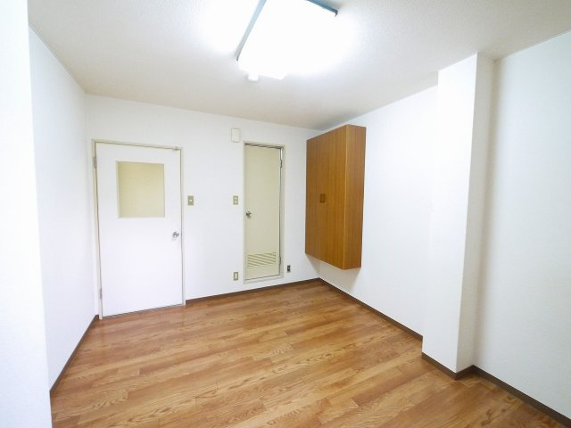 スコッチテリア三条の寝室|明るい洋室です。