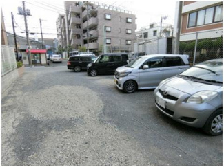 【駐車場】 | いつでも目の届く敷地内に駐車場があります♪荷物がかさばりがちなお買物にも、敷地内駐車場があると便利ですよね☆