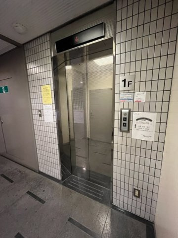 昭栄ビルのロビー