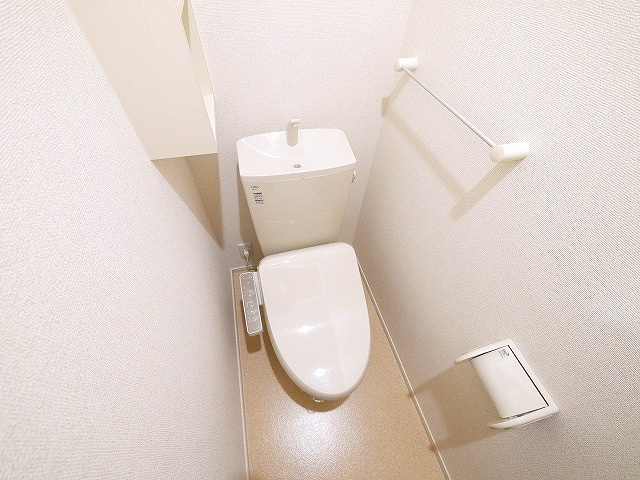 Ｈ．Ｔ．ミニョンⅤのトイレ|落ち着いた色調のトイレです