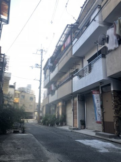 【前面道路含む現地写真】