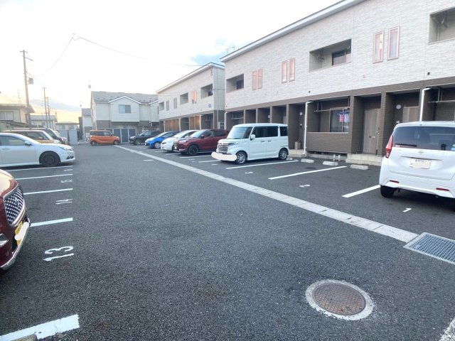 デイジーA棟の駐車場