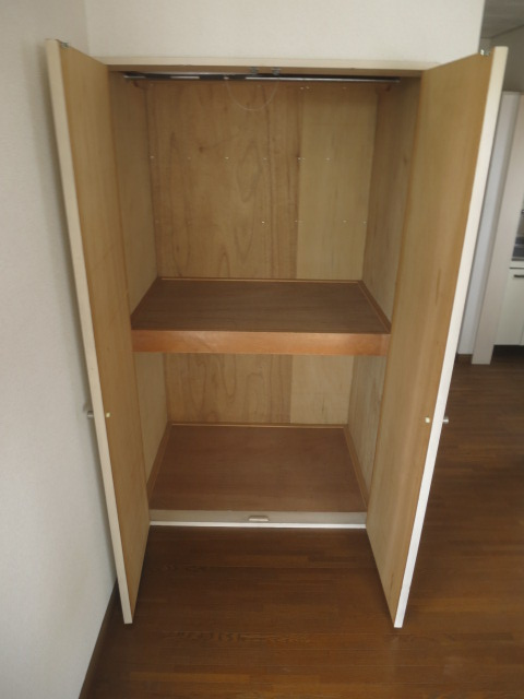 西山ビルの収納