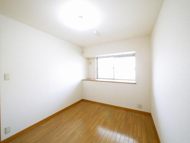 リバーサイド神田の寝室|明るいお部屋です