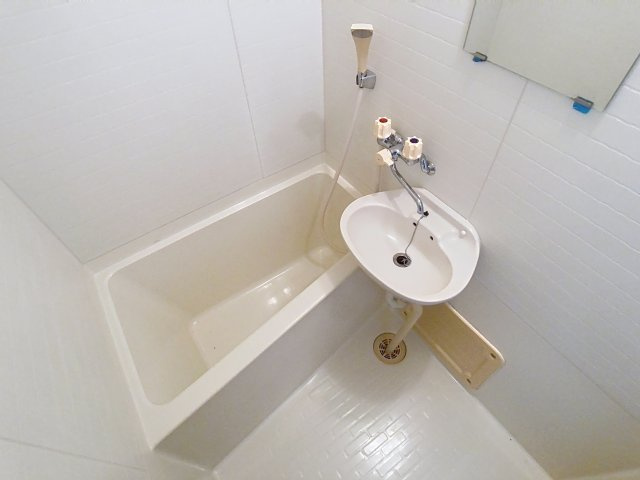 コーポ東海林の浴室