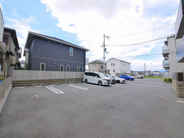 Dear Court ダイアンの駐車場