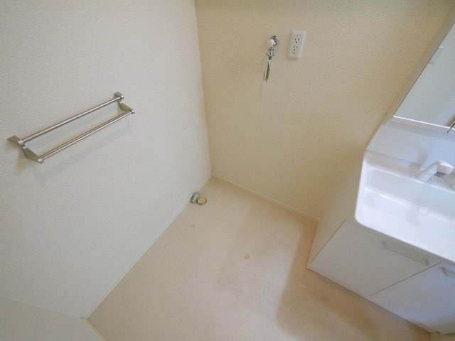 Dear Court ダイアンの設備|嬉しい室内洗濯機置き場があります。