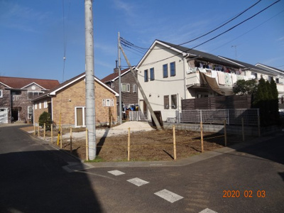 【外観】 | さいたま市緑区三室　南西角地に面する外壁総レンガ張り輸入住宅街並みの土地34坪 | 任意売却の為、債権者の同意が必要
