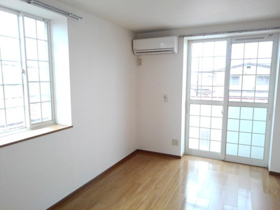 【居間・リビング】 | エランドールＡ | ゆったり過ごせる居間です