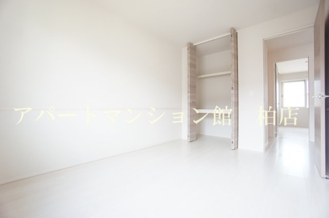 BLESSHOUSE柏西町Bの洋室