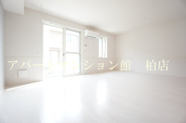 BLESSHOUSE柏西町Bの居間・リビング