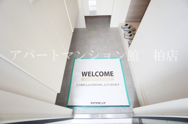 BLESSHOUSE柏西町Bの玄関