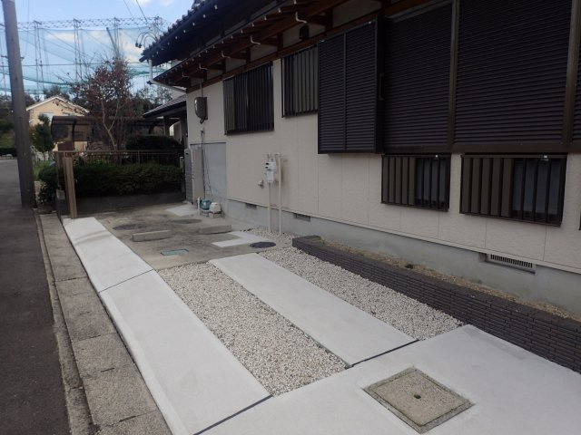 檜原貸家の駐車場