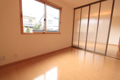 【寝室】 | オーカー | 寝室にぴったりのお部屋です