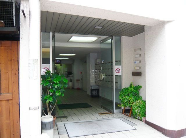 102大稲マンションのエントランス|102大稲マンション（1LDK）