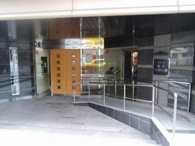 【エントランス】 | エクレール関内大通り公園 | 京浜東北線「関内」駅徒歩3分の好立地！横浜市営地下鉄ブルーライン「伊勢佐木長者町」駅徒歩3分の2路線2駅利用可能！
