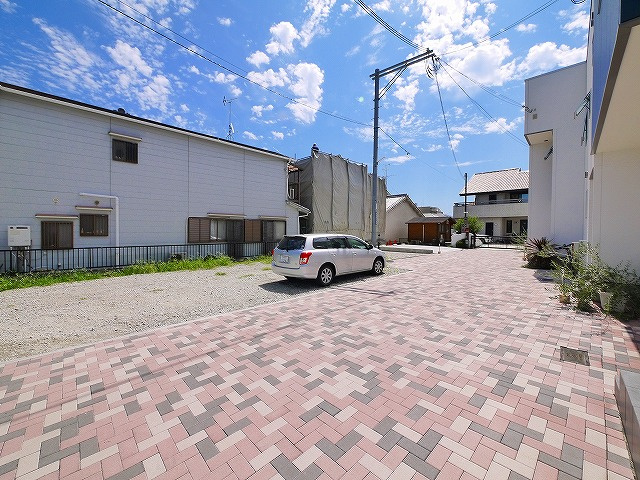 プリムヴェール・メゾンの駐車場|駐車場があるので、車を買う予定の方も安心です