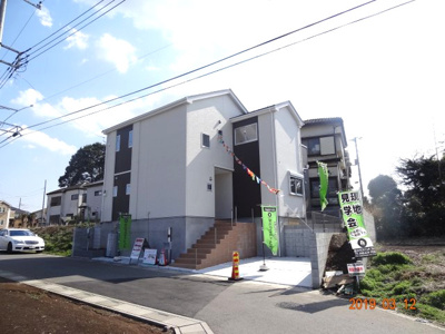【前面道路含む現地写真】 | さいたま市緑区三室　住宅性能評価書付土地広々45坪の新築分譲住宅全1棟 | 「さいたま市緑区三室　住宅性能評価書付土地広々45坪の新築分譲住宅全1棟」です。さいたま市緑区で一戸建てのご購入を検討されている方は、048-829-7836までハウスドットコムにお尋ねください。