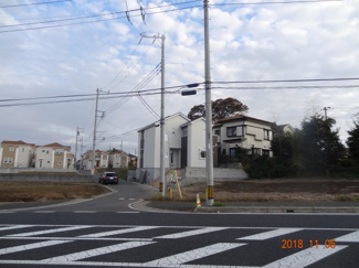 【前面道路含む現地写真】 | 前面道路含む現地写真です