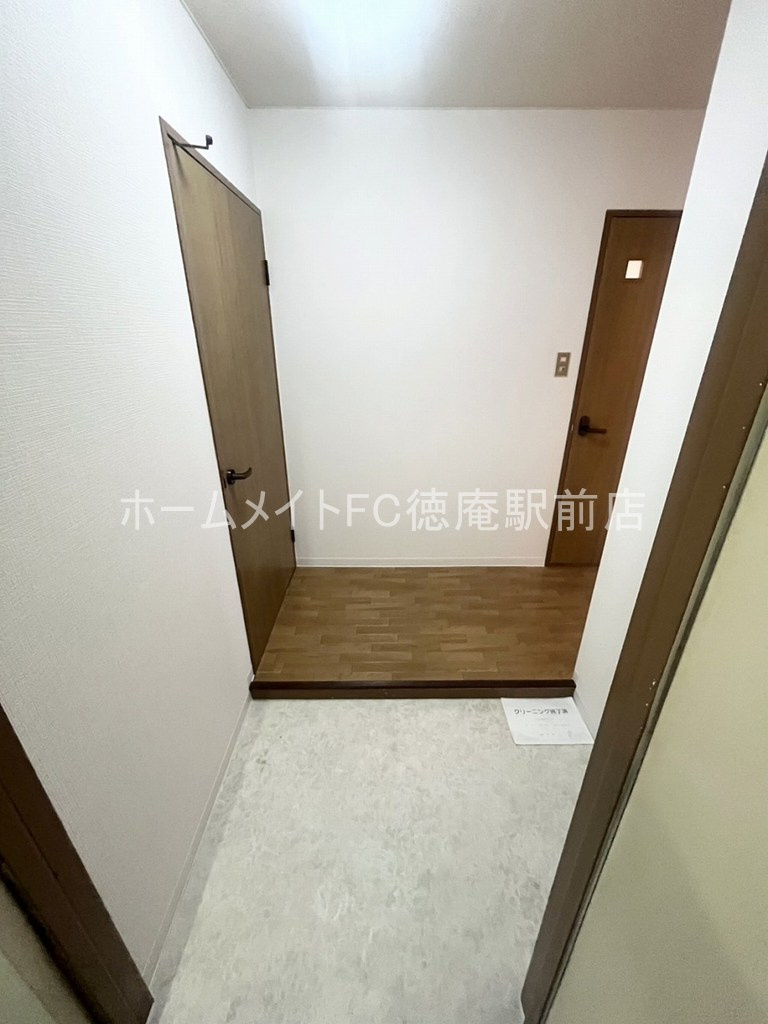 ラ・フォーレ諏訪Ⅱの玄関