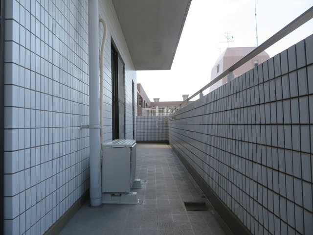 グランドール熊内のバルコニー