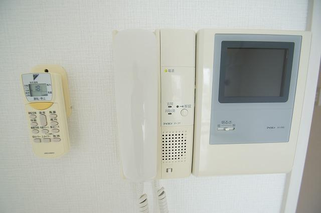 リフェスタ渡辺通のセキュリティ|リフェスタ渡辺通（1R）
TVモニター付きのインターホンです。